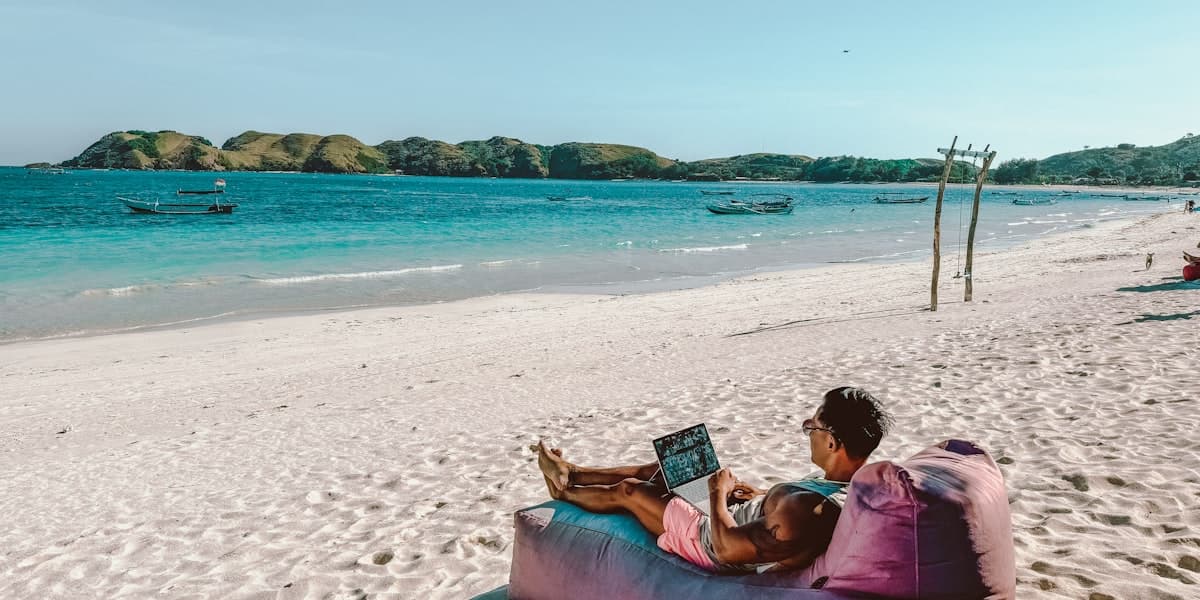 eSIM für Workation & Digital Nomads: Der Langzeit-Guide 2026